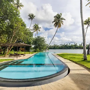 Resort Cranganor History Cafe & Riverside Chateau, North Paravur